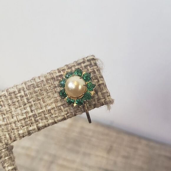 VINTAGE Screw-back Faux Pearl & Crystal Earrings - Picture 4 of 8
